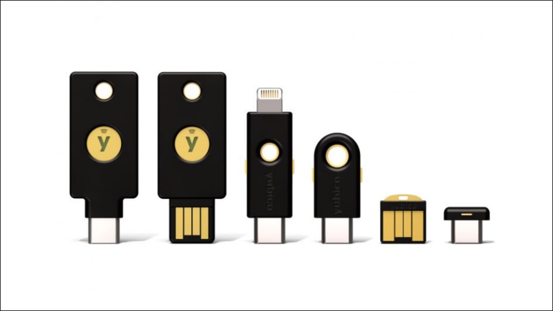 Patrick Lenz mit YubiKey