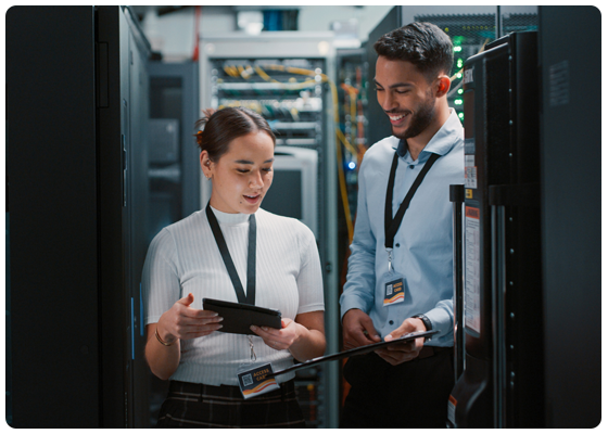 2-people-working-on-a-cloud-backup